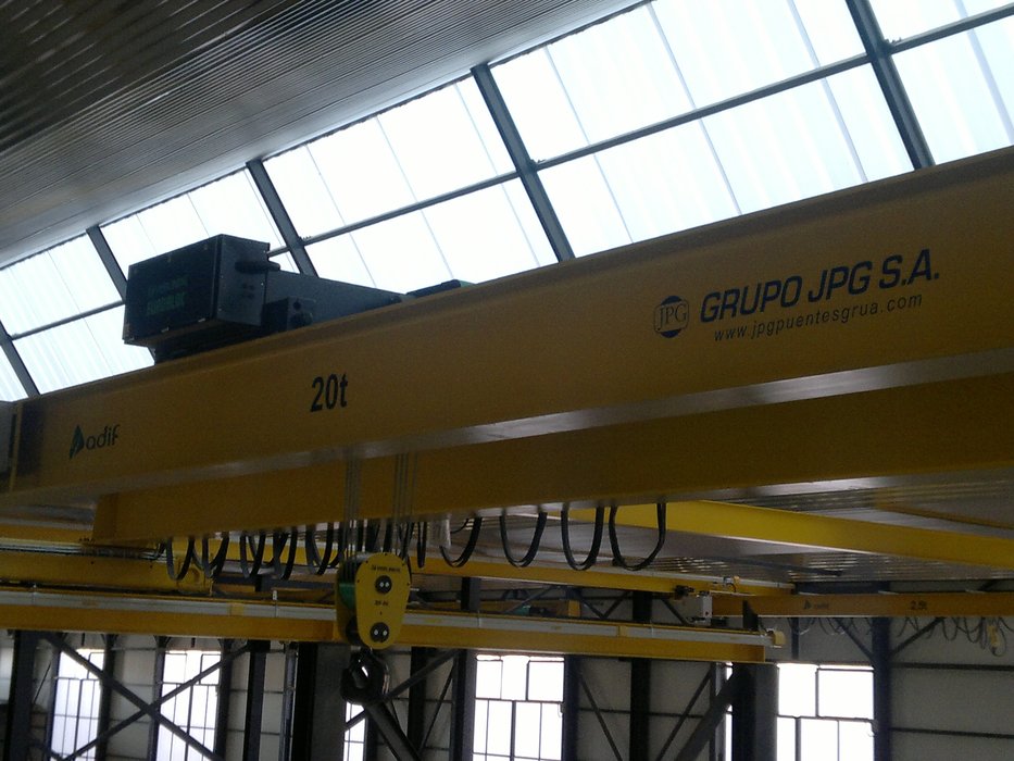 VERLINDE hoists equip a new train maintenance center in Spain